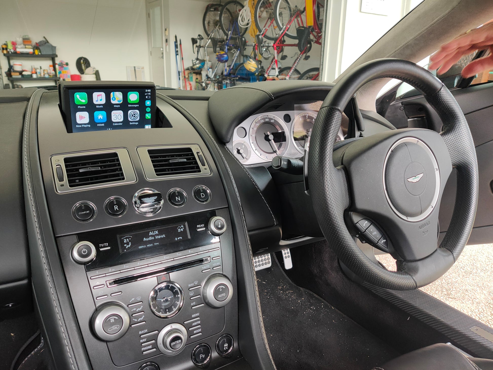 Aston Martin Rapide (2010 – 2012) AMi V2 – Volvo Navigation