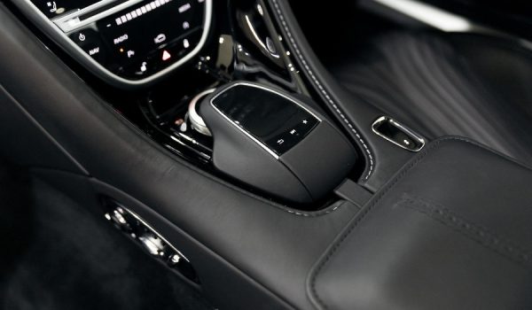 Aston Martin DB11 (2016 – Current) 8.4” COMAND Screen