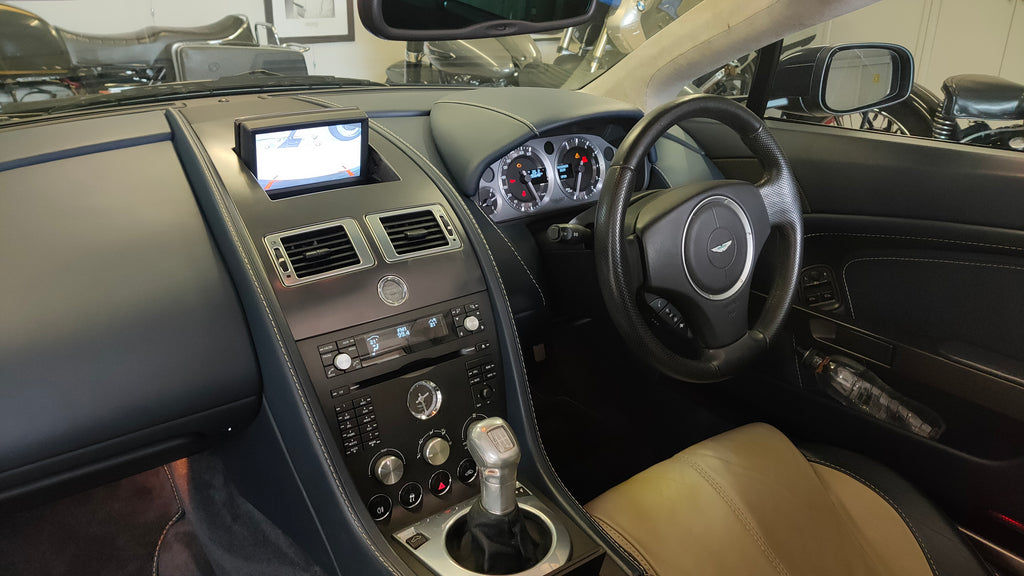 Aston Martin DB9 (2004 – 2008) AMi v1 – Volvo Navigation