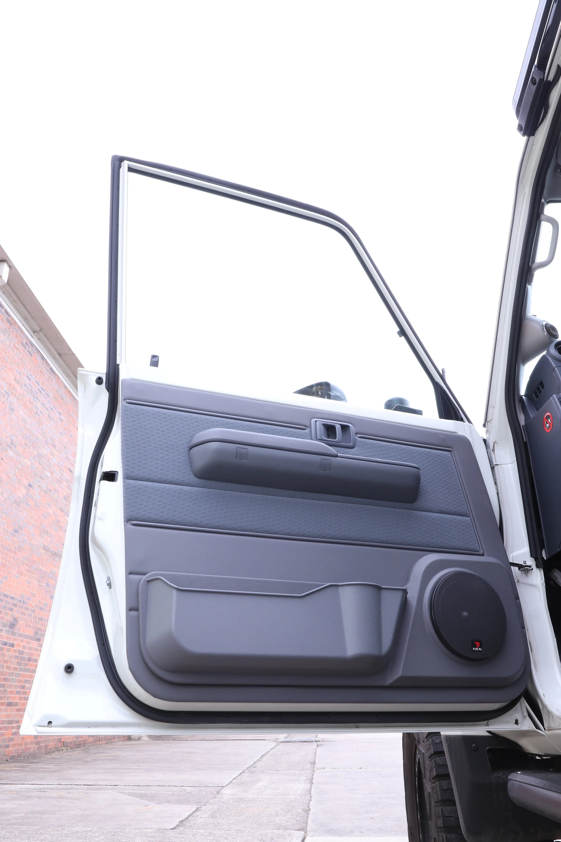 ORIGINAL Front Speaker Door Pods with ABS Door Pockets (79 Dual Cab + 76 Wagon)